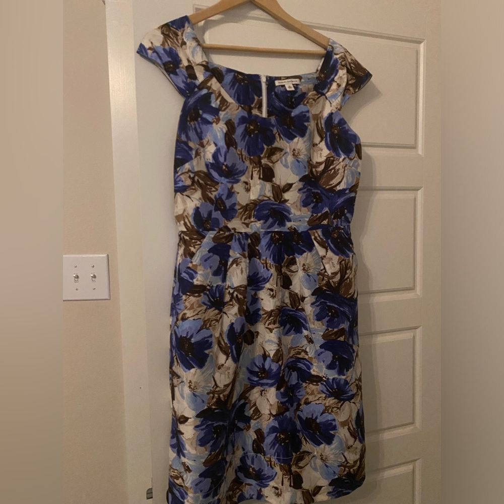 Banana Republic Size 10 silk shantung floral dress